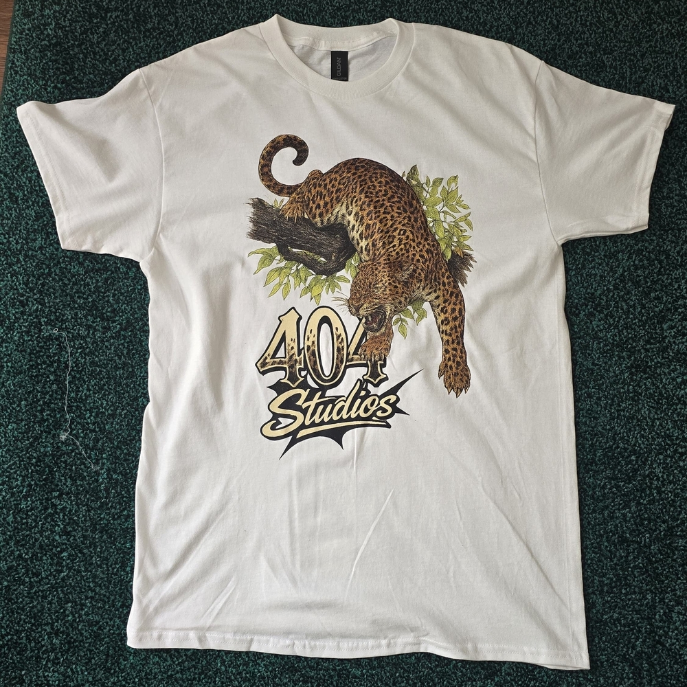 Gildan White T-Shirt with Leopard Graphic